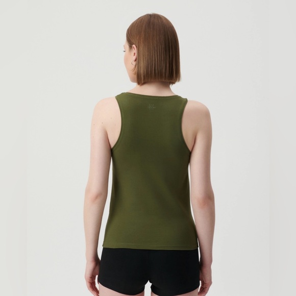 Mustt Have Katie Tank Top. - Picture 4 of 5